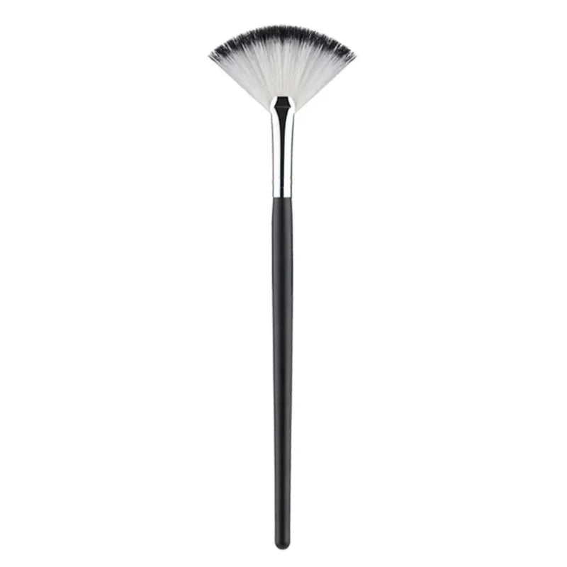 Large Flat Highlight Blush Fan Makeup Brush