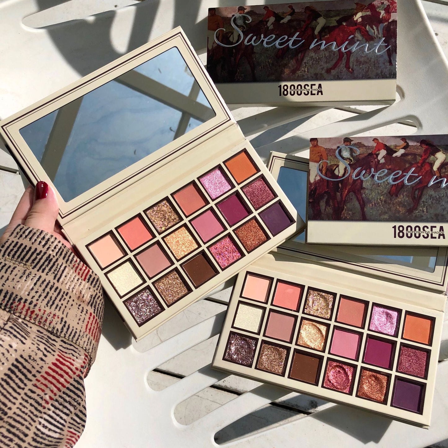 18 Color Eyeshadow Palette