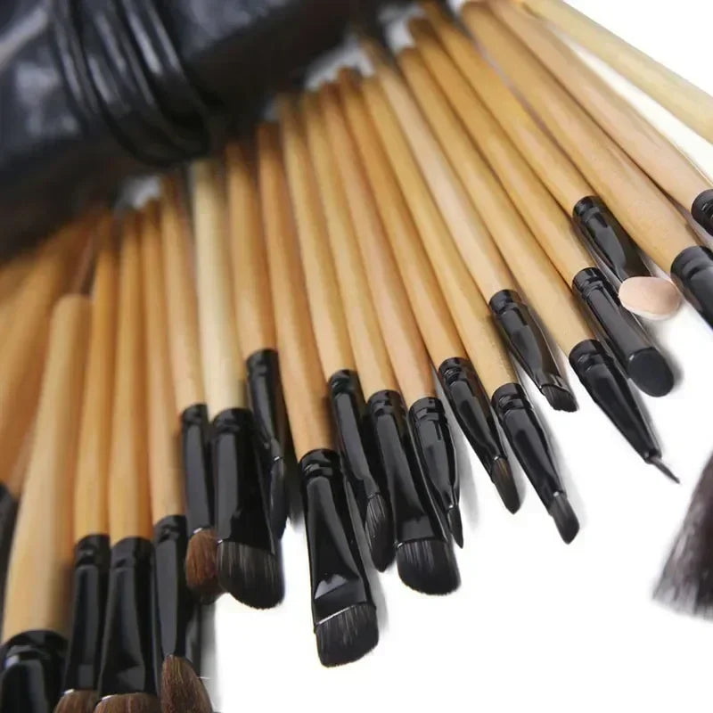 24 Piece Makeup Brush Set With Free Gift Bag