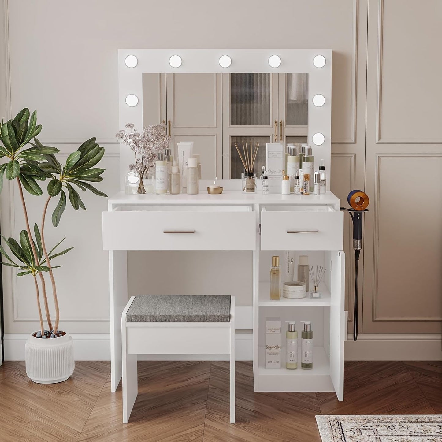 White Vanity Desk With Illuminated Mirror Lighting