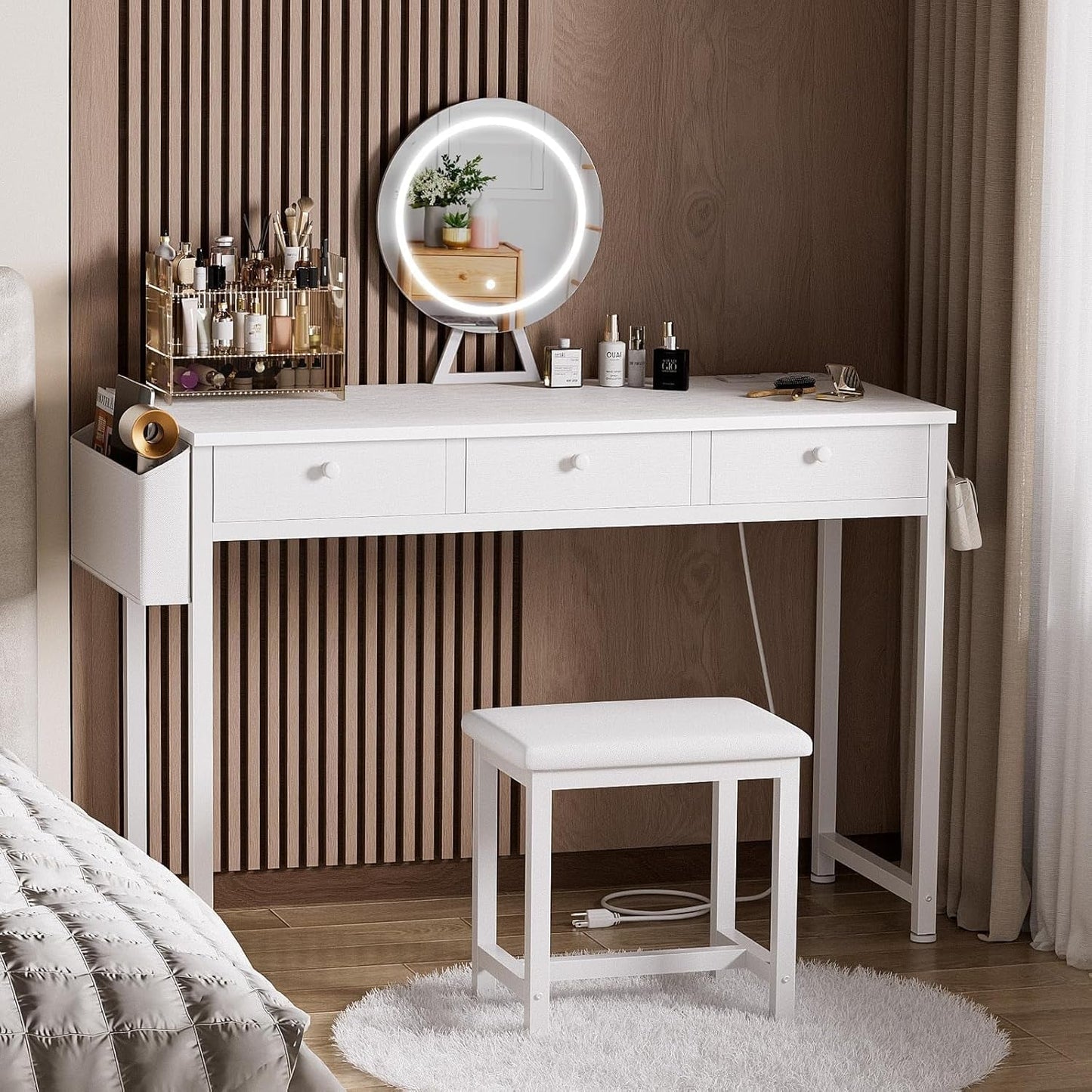White Makeup Vanity Desk Illuminated Mirror 47 Inch