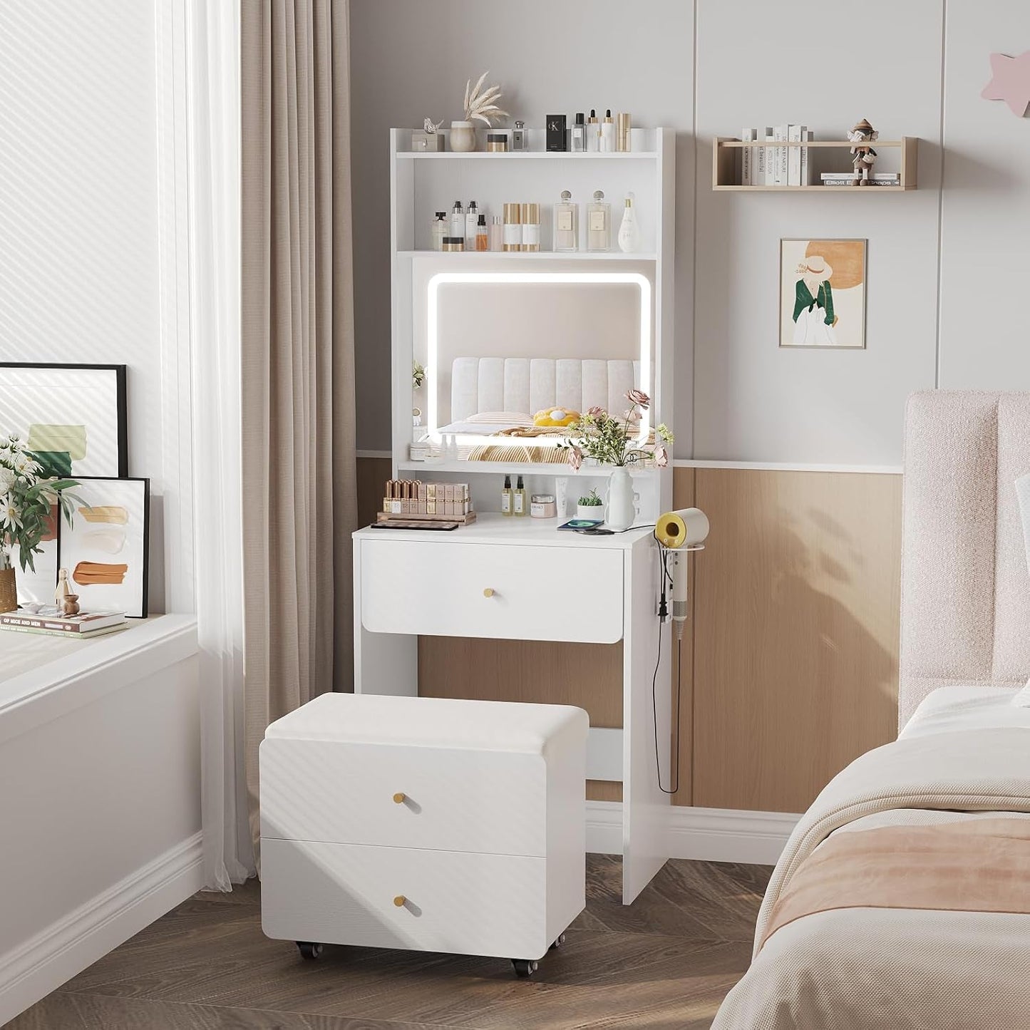 White Makeup Vanity Desk With High Capacity USB Charging