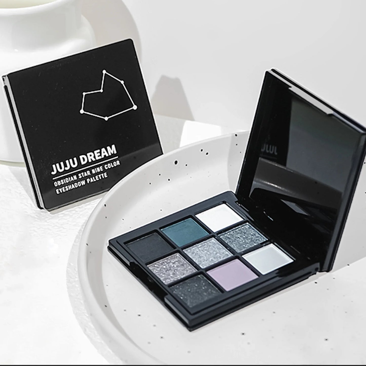 Black Light Star Nine-Color Eye Shadow Plate