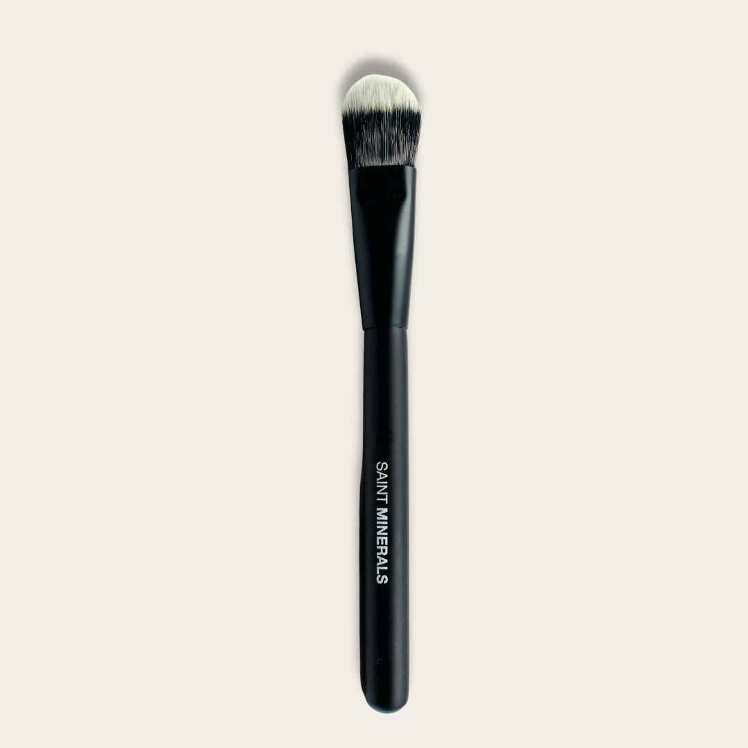 SAINT MINERALS Foundation Brush