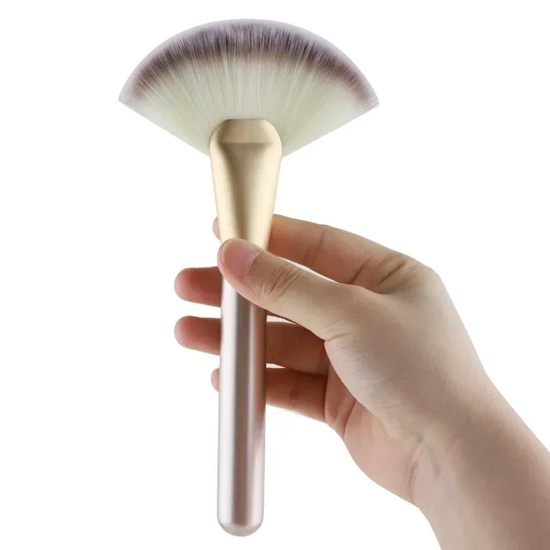 Large Flat Highlight Blush Fan Makeup Brush