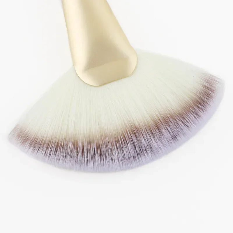 Large Flat Highlight Blush Fan Makeup Brush
