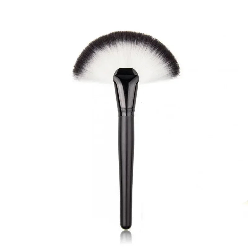 Large Flat Highlight Blush Fan Makeup Brush