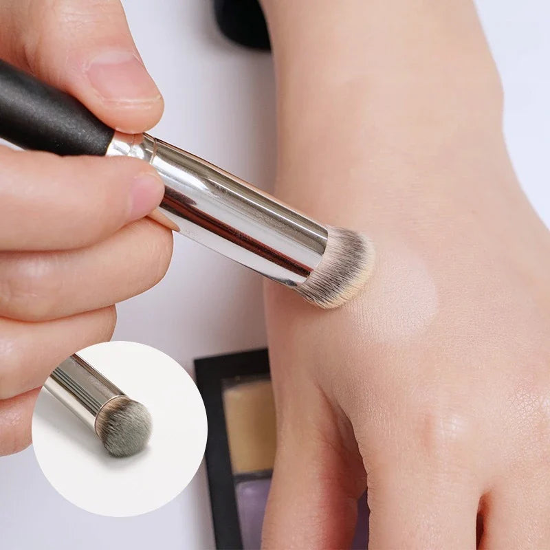 Precision Concealer Brush