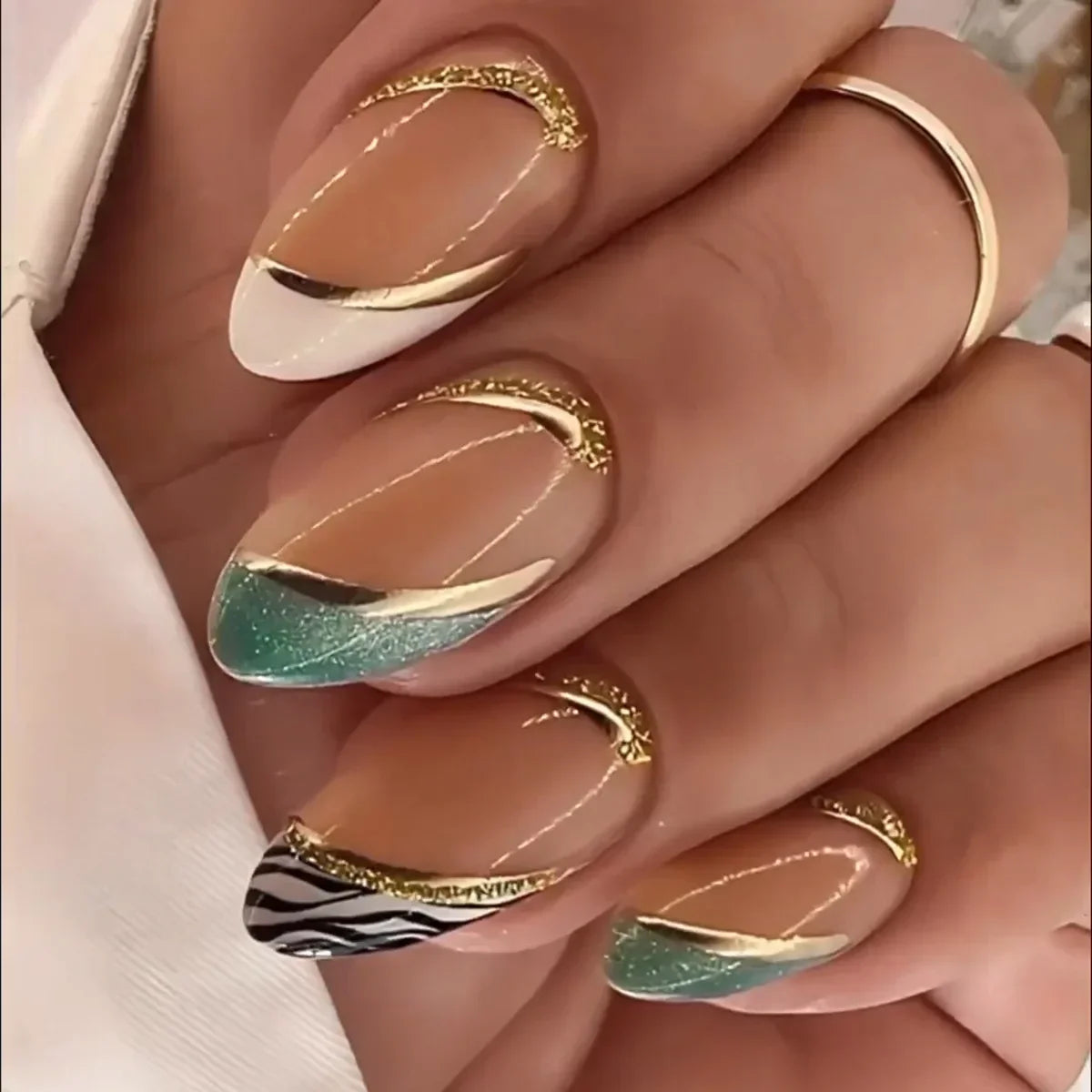Press-On Nail Set