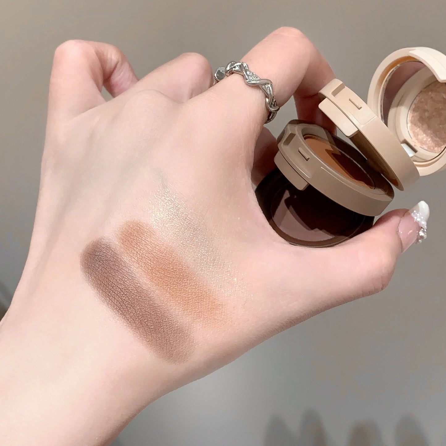 Shaqinuo Earth-tone Eyeshadow Palette