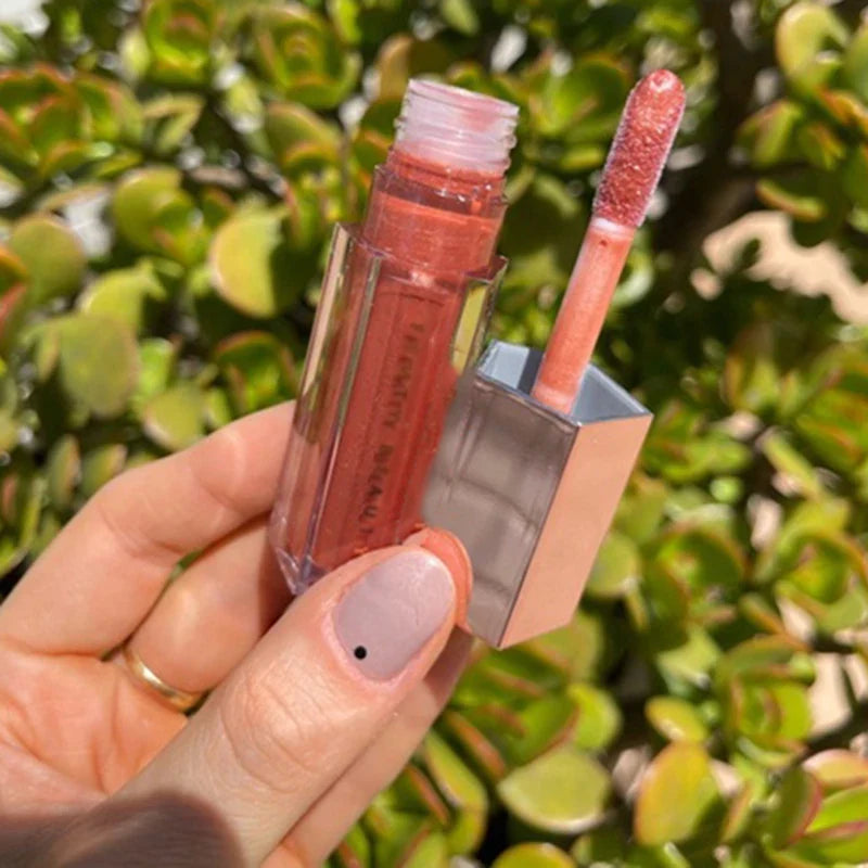 Universal Plumping Lip Gloss