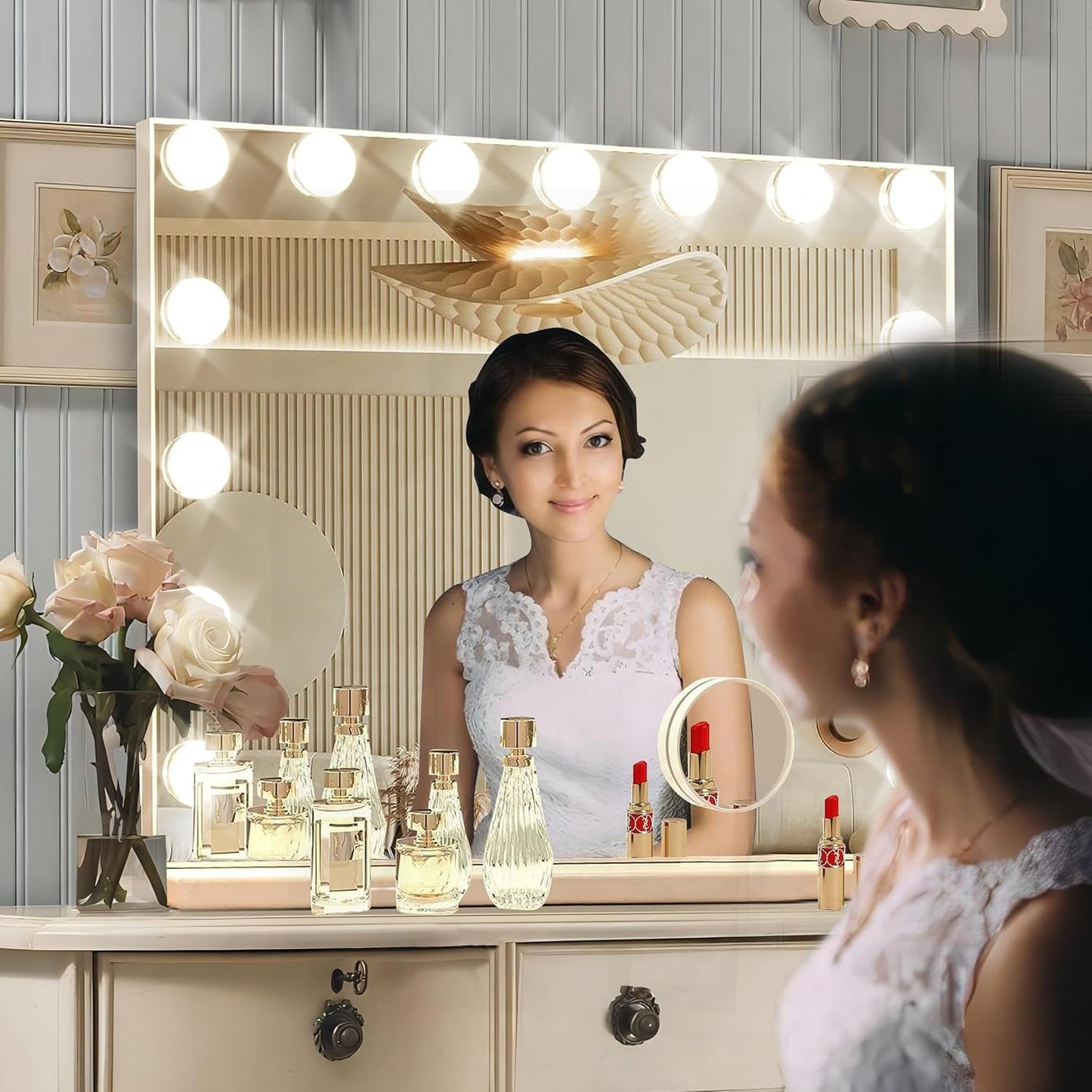 Hollywood Vanity Mirror With Lights 23x18 Aluminum USB Port