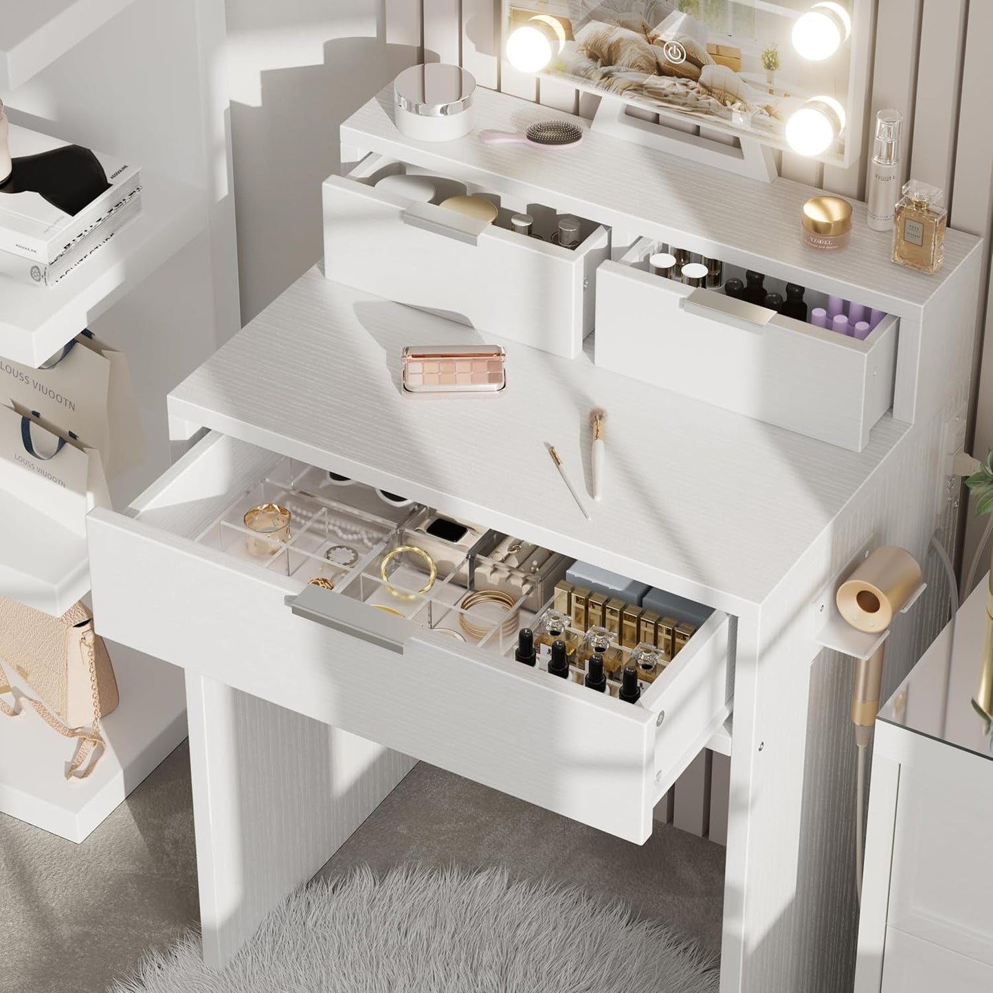 White Vanity Desk With Hollywood Mirror Illumination