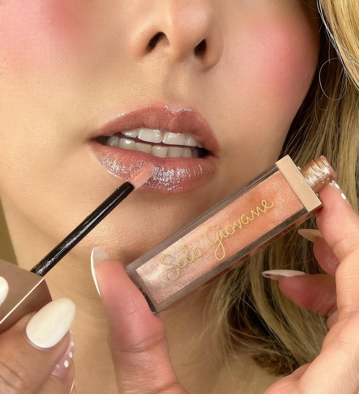 Semi-Clear Lip-gloss 1